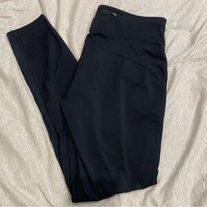 *SOLD* Nike Run Dri-FIT Black Leggings